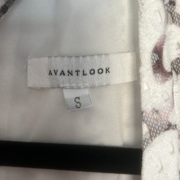 AVANTLOOK SLEEVE PRINTED LACE MINIDRESS IN WHITE BLACK - Picture 3 of 10